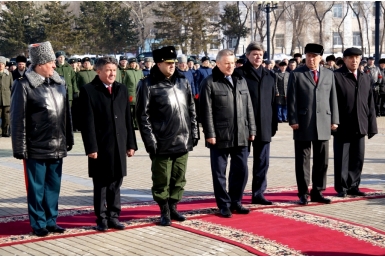 Первые лица региона возложили цветы к Стеле Героев в Хабаровске Роман Федоров, корр. ИА AmurMedia